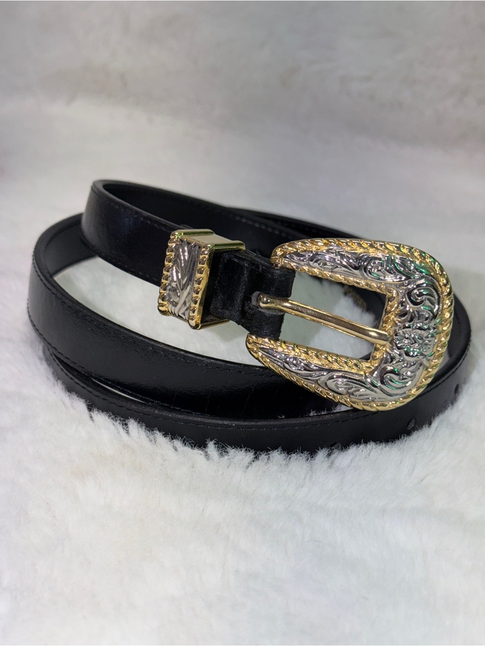 Black Leather Belt with Decorative Cowgirl Style Gold Buckle Women Accessories 🔥